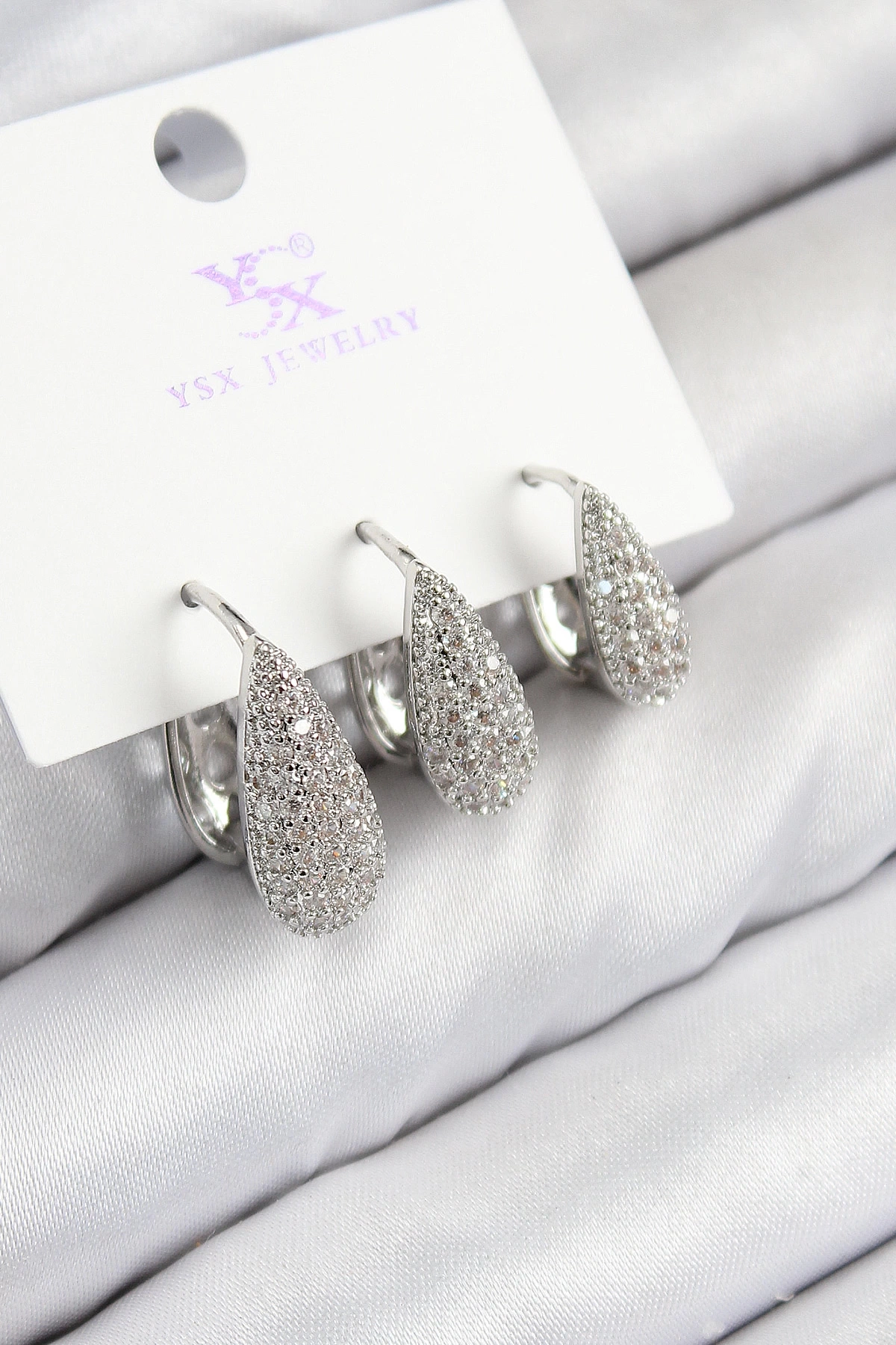 Pirinç Zirkon Taşlı 3lü Damla Model Gümüş Renk Kadın Küpe