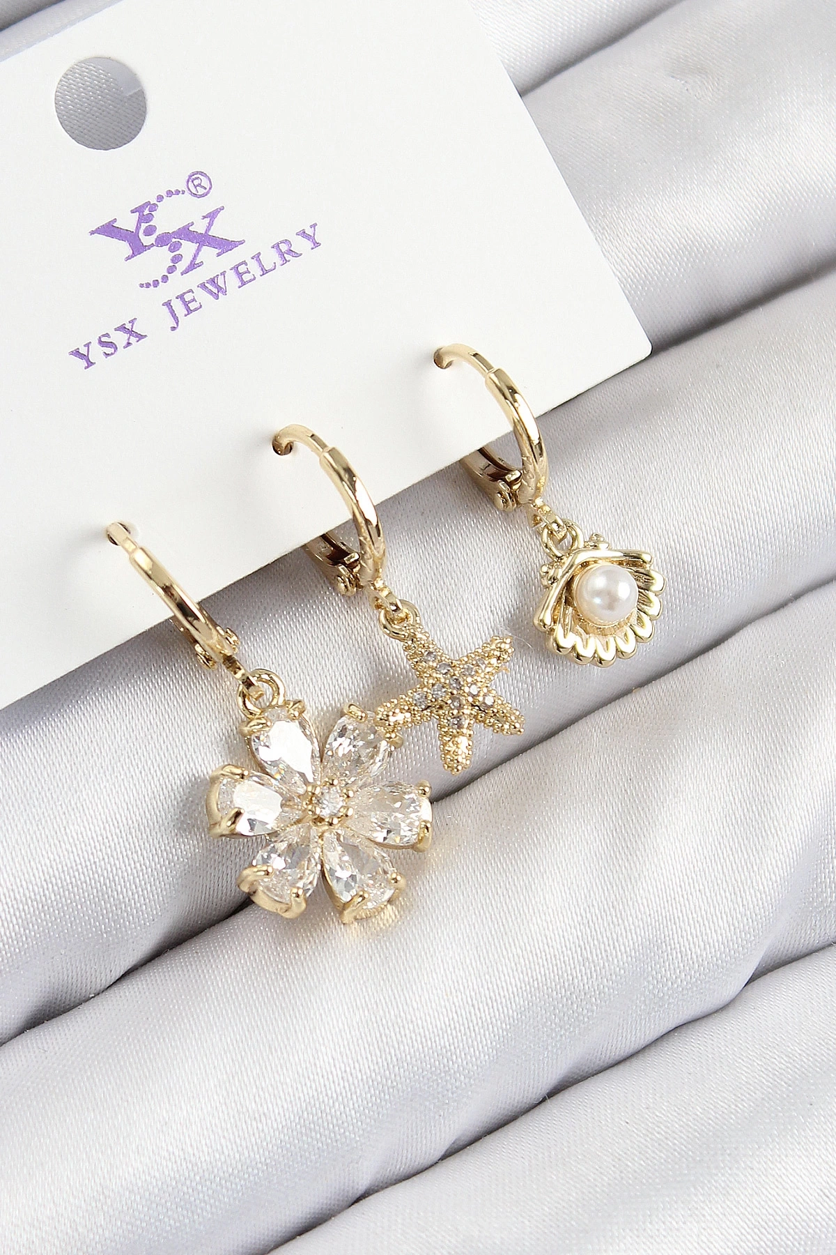 Pirinç Zirkon Taşlı 3lü İstiridye Ve Çiçek Model Gold Renk Kadın Küpe