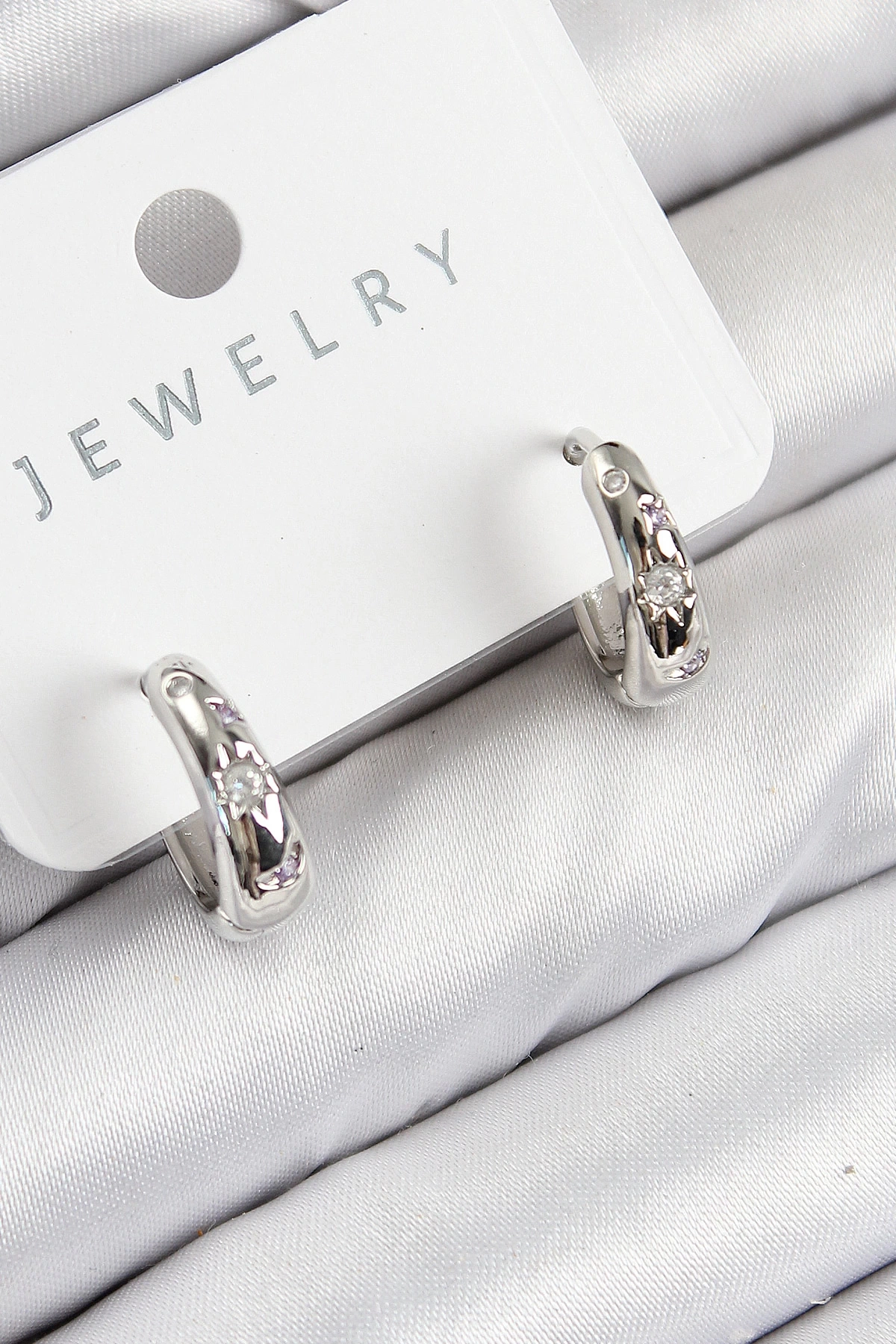 Pirinç Zirkon Taşlı Halka Model Gümüş Renk Kadın Küpe