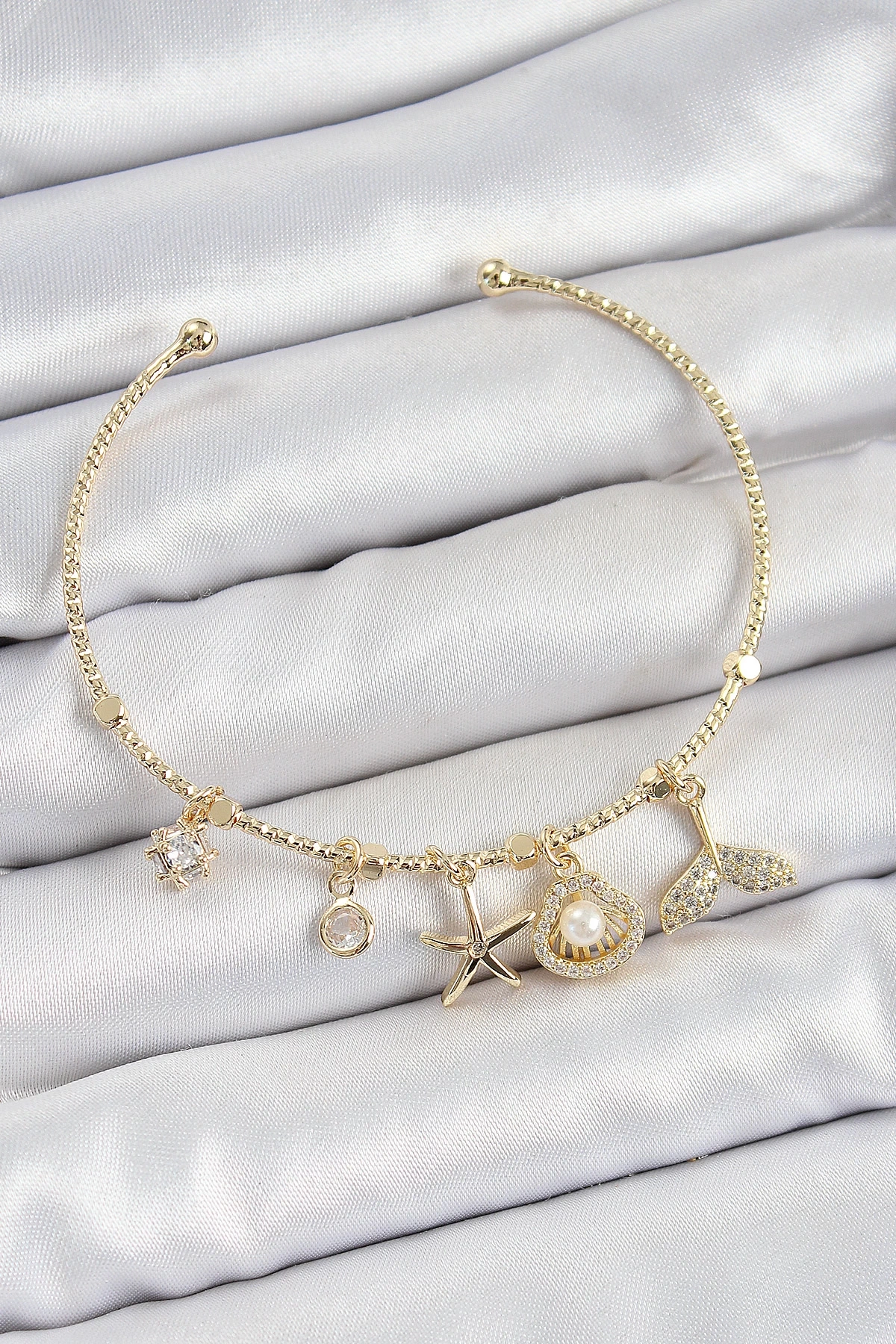 Pirinç Zirkon Taşlı İstiridye Ve Deniz Yıldızı Model Gold Renk Charm Bileklik