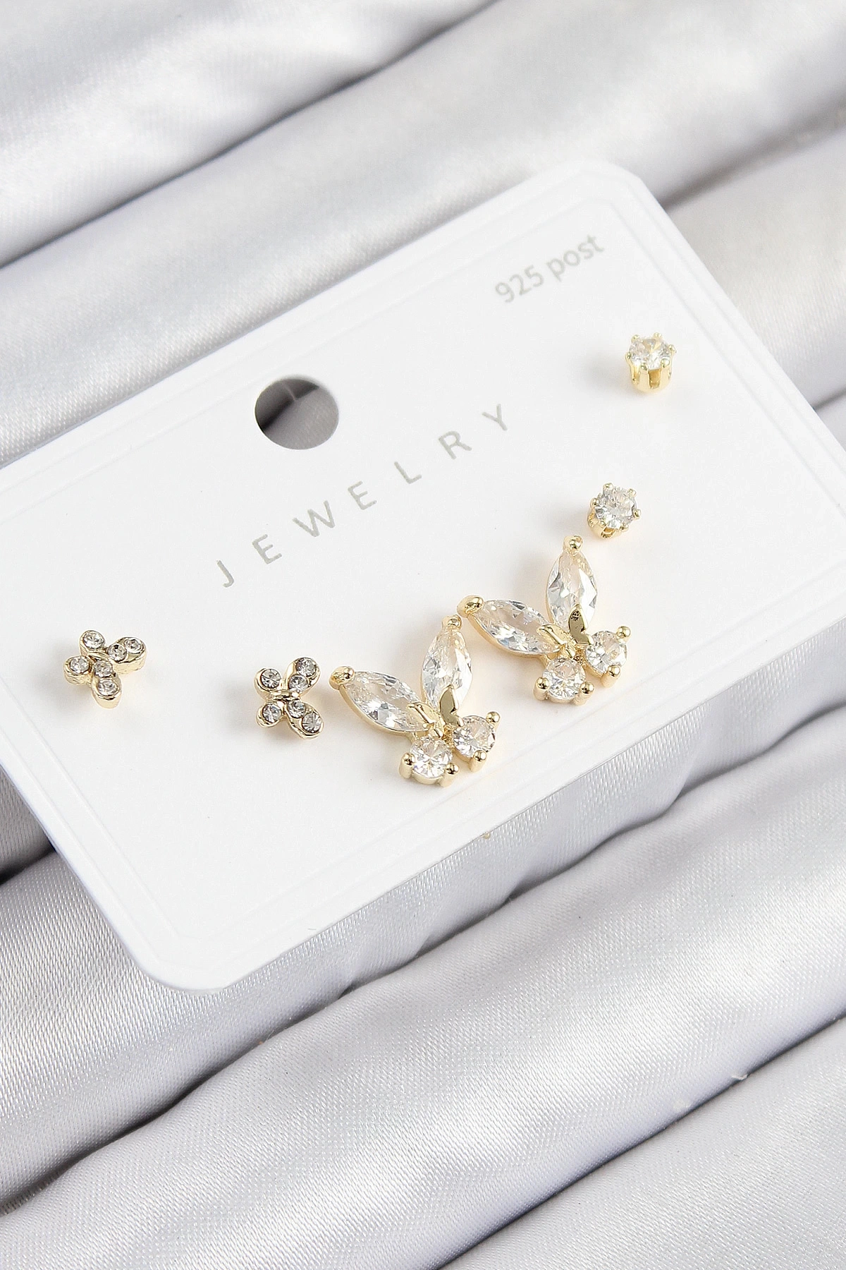 Pirinç Zirkon Taşlı Kelebek Model Gold Renk 925 Ayar Gümüş Çivi Kadın Küpe Set