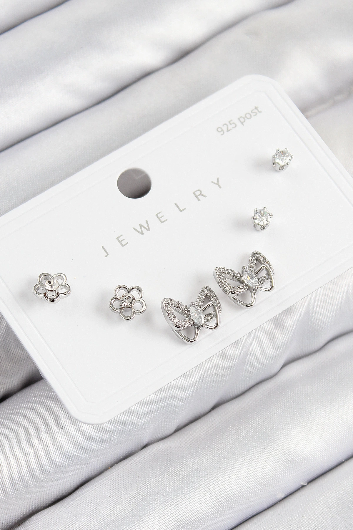 Pirinç Zirkon Taşlı Kelebek Model Gümüş Renk 925 Ayar Gümüş Çivi Kadın Küpe Set