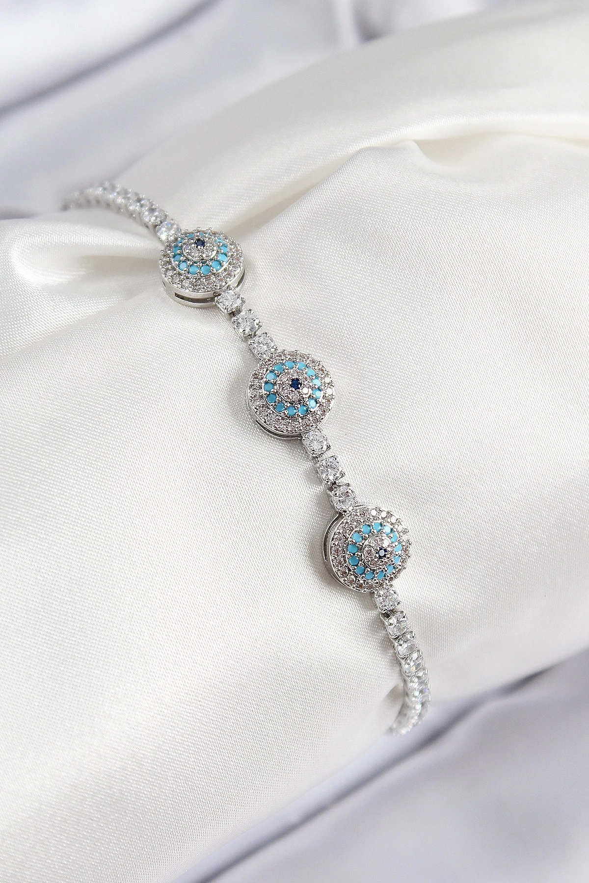 Pirinç Zirkon Taşlı Nazar Model Gümüş Renk Kadın Bileklik