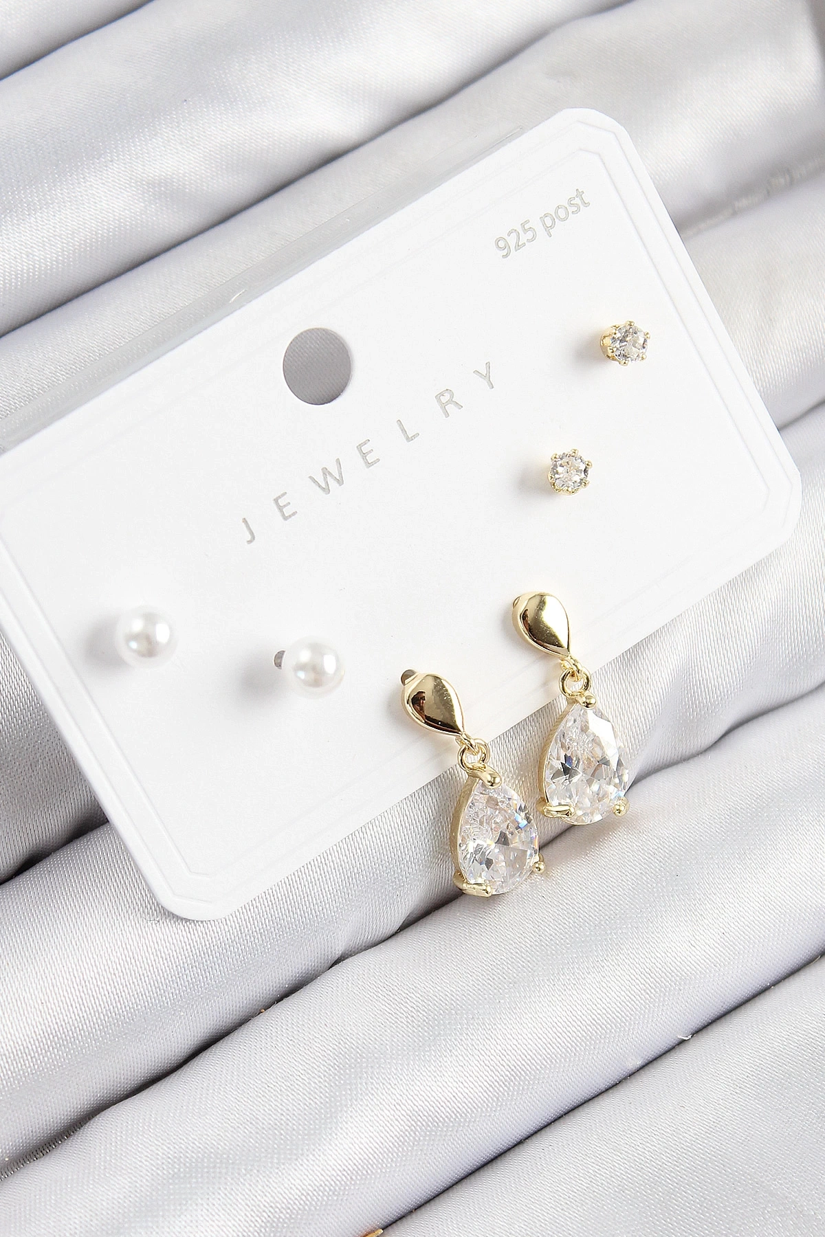 Pirinç Zirkon Taşlı Sallantılı Damla Model Gold Renk 925 Ayar Gümüş Çivi Kadın Küpe Set