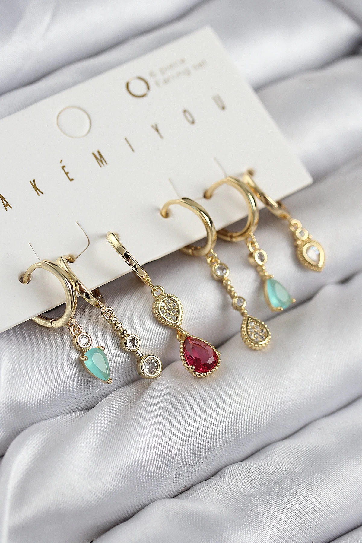 Pirinç Zirkon Taşlı Sallantılı Model Gold Renk 6lı Küpe Set