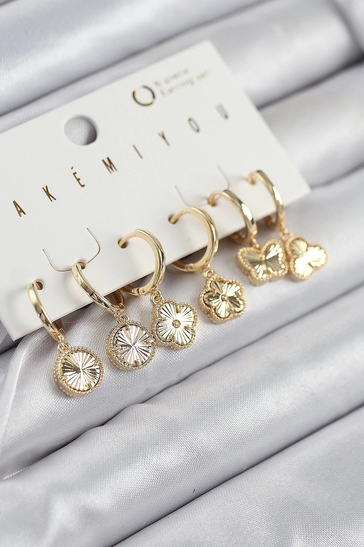 Pirinç Zirkon Taşlı Yonca Model Gold Renk 6lı Küpe Set