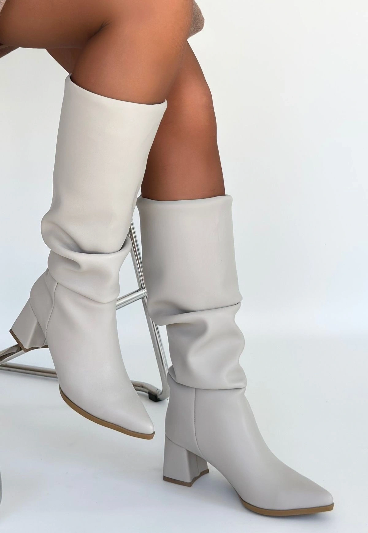 Pitay Bej Cilt Topuklu Çizme