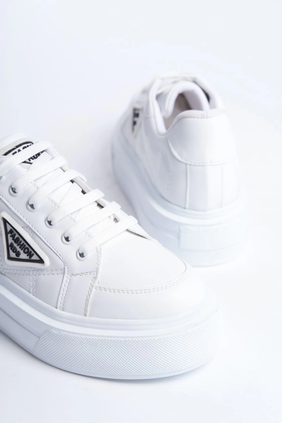 PRAG Bağcıklı Ortopedik Taban Desenli Kadın Sneaker Spor Ayakkabı  BT - Beyaz
