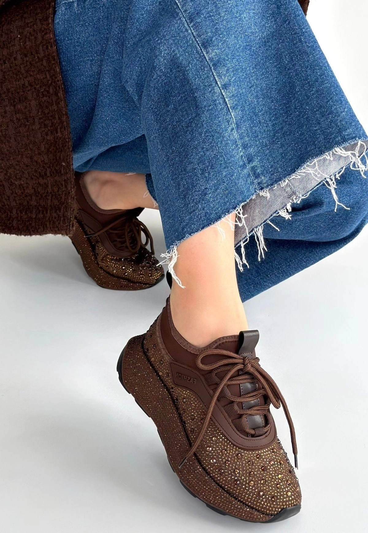 Rimay Kahverengi Cilt Boncuk İşlemeli Spor Ayakkabı