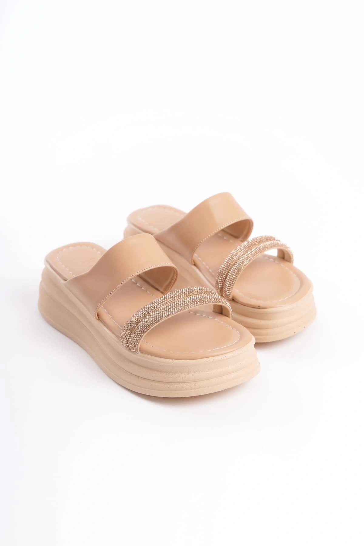 SARAH Düz Topuklu Taşlı Şeritli Kalın ve Ortopedik Taban Kadın Terlik TT - Ten