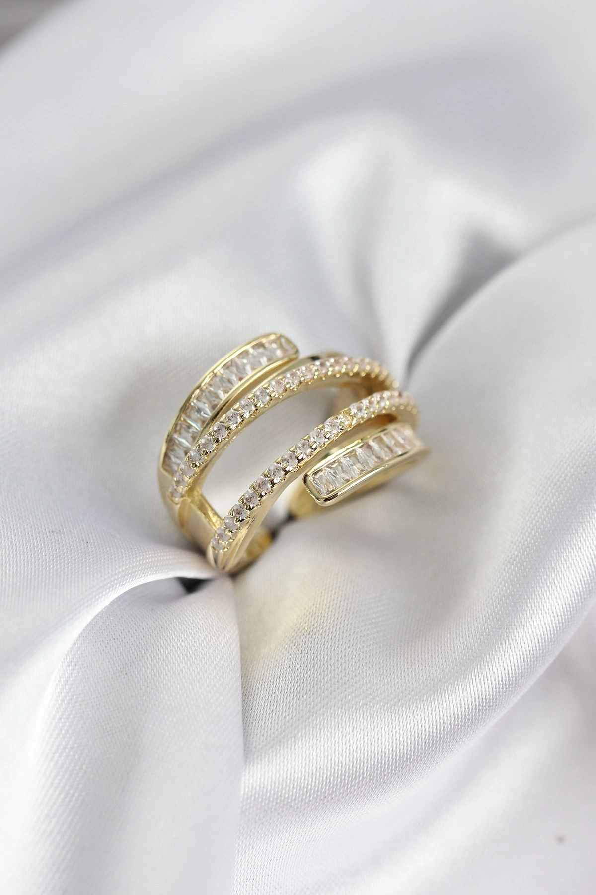 Sarmal Zirkon Baget Taşlı Gold Renk Kadın Yüzük