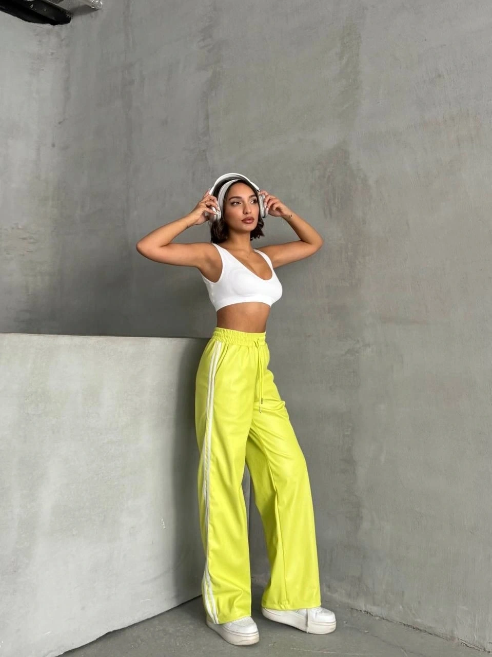 Şeritli deri pantolon yeşil h26430