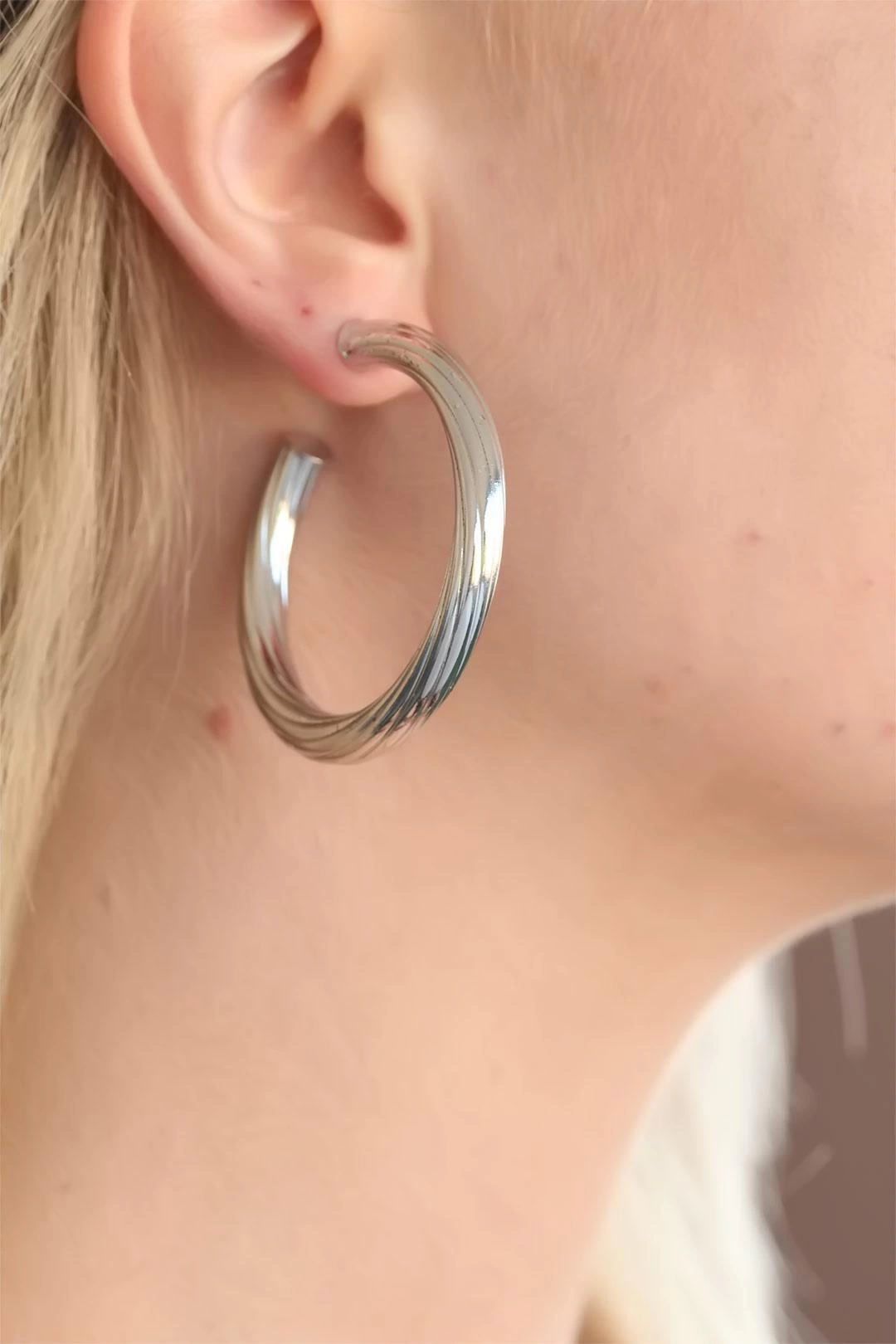 Silver Renk Halka Metal Bayan Küpe