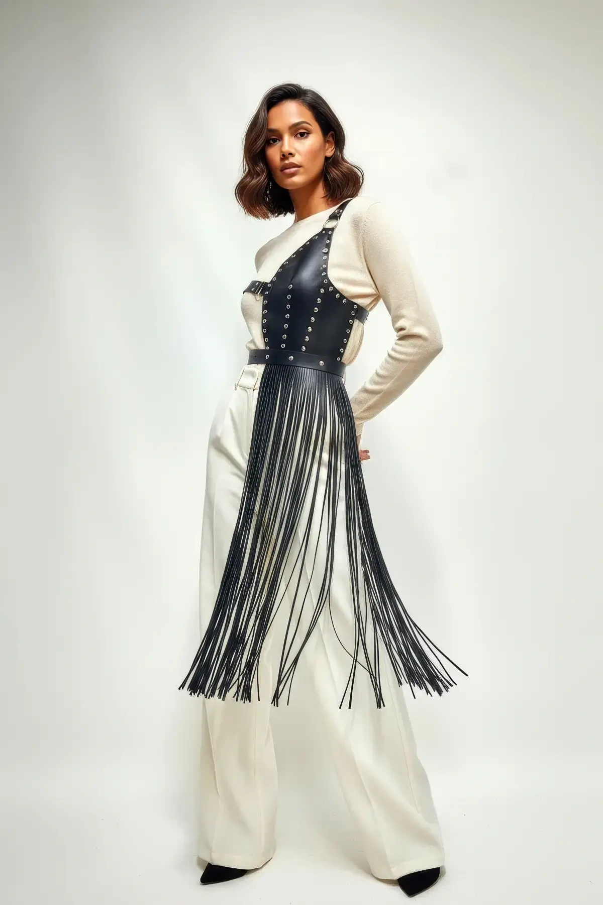 Siyah Etek Deri Zımbalı Asimetrik Püsküllü - Brf1014