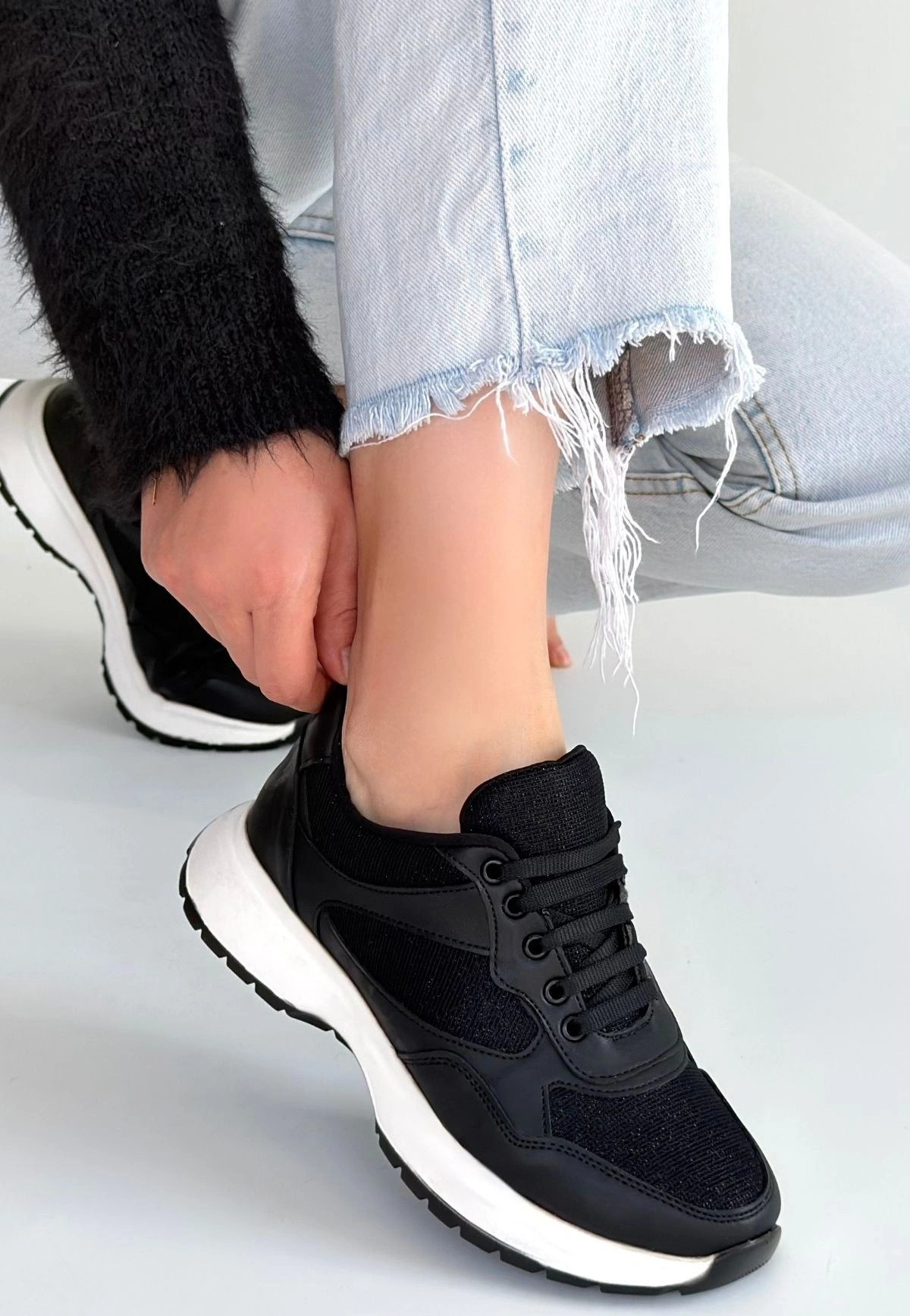 Slar Siyah Cilt Simli Bağcıklı Spor Ayakkabı