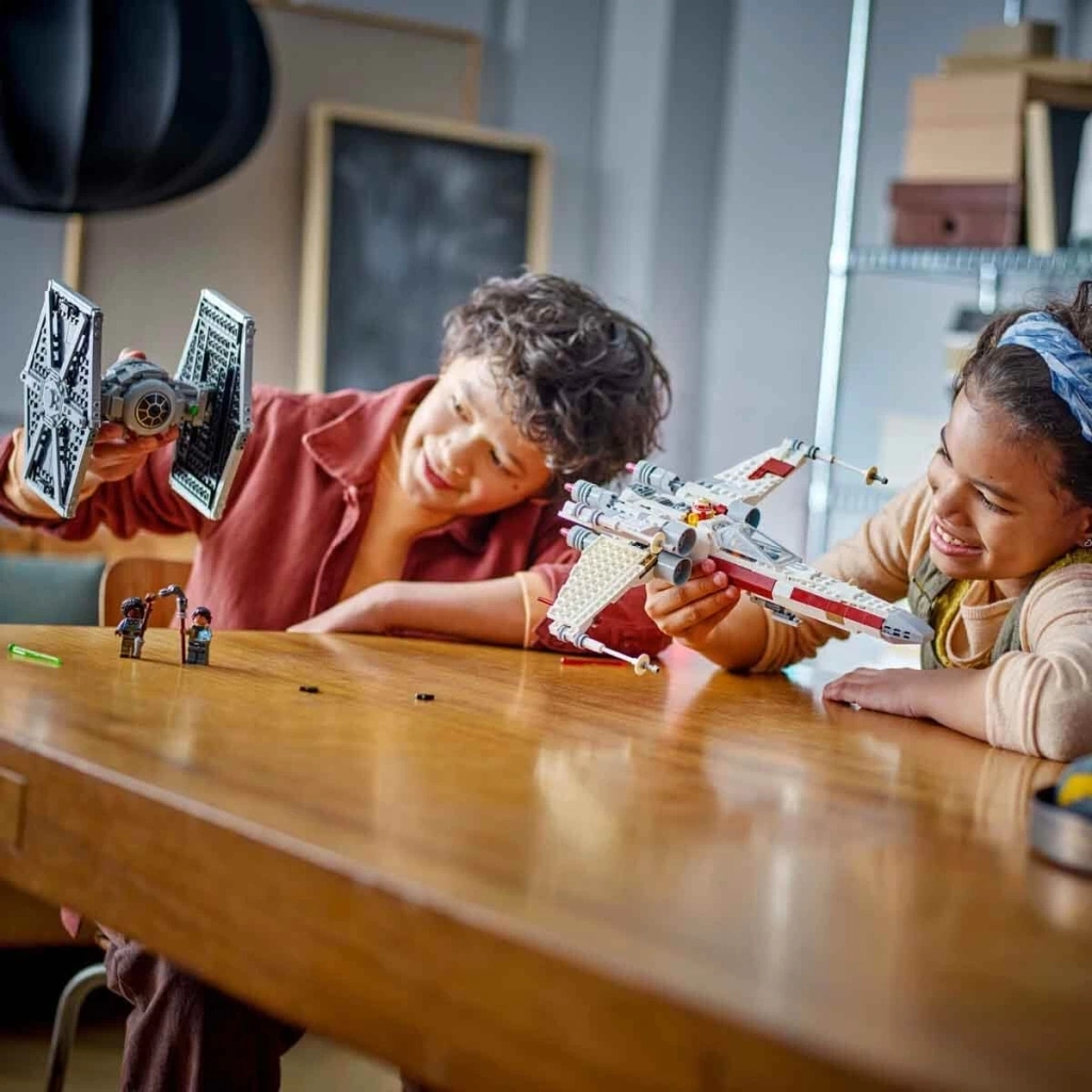 TIE Fighter ve X-Wing Birleşimi 75393