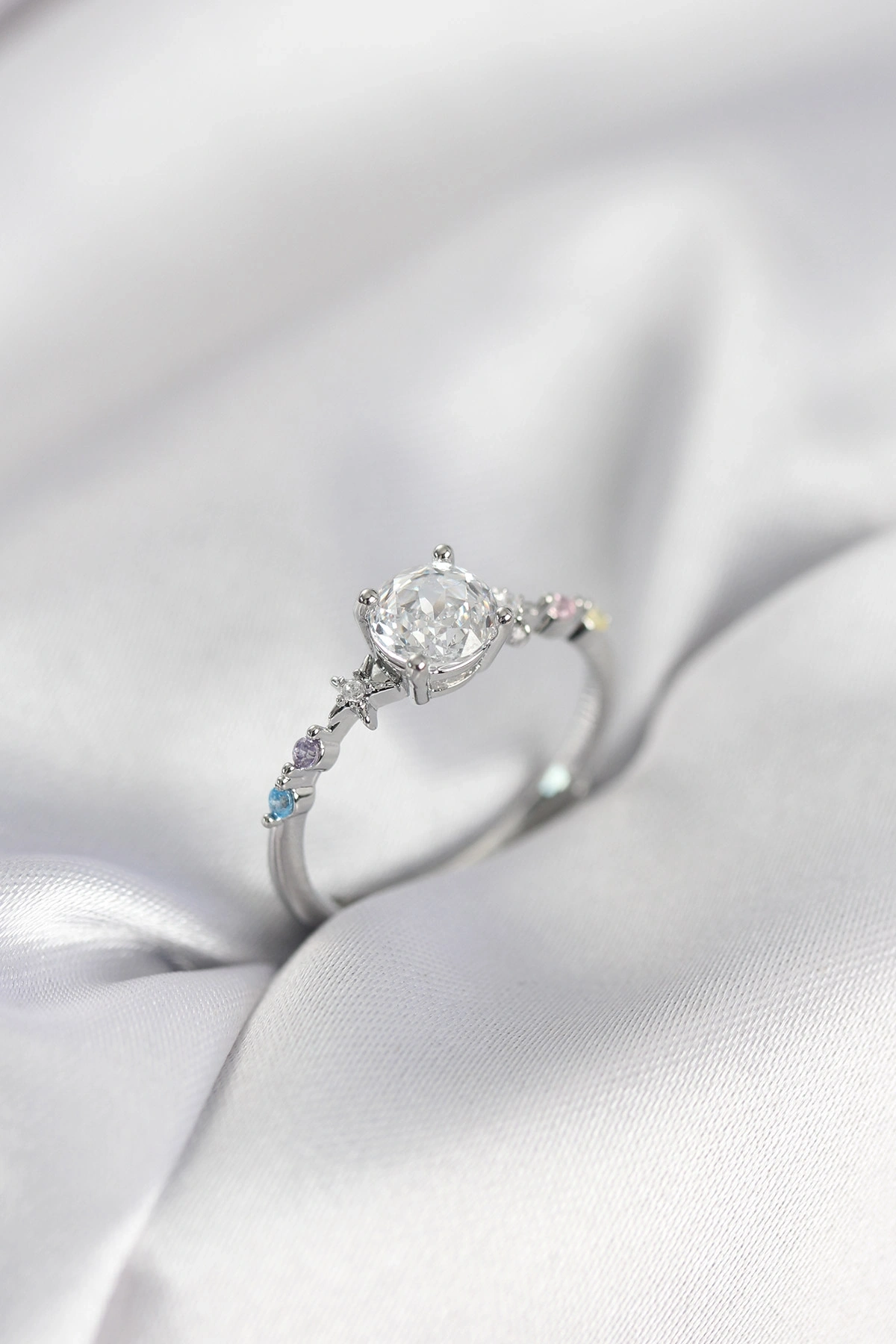 Tek Taş Model Zirkon Taşlı Gümüş Renk Kadın Yüzük