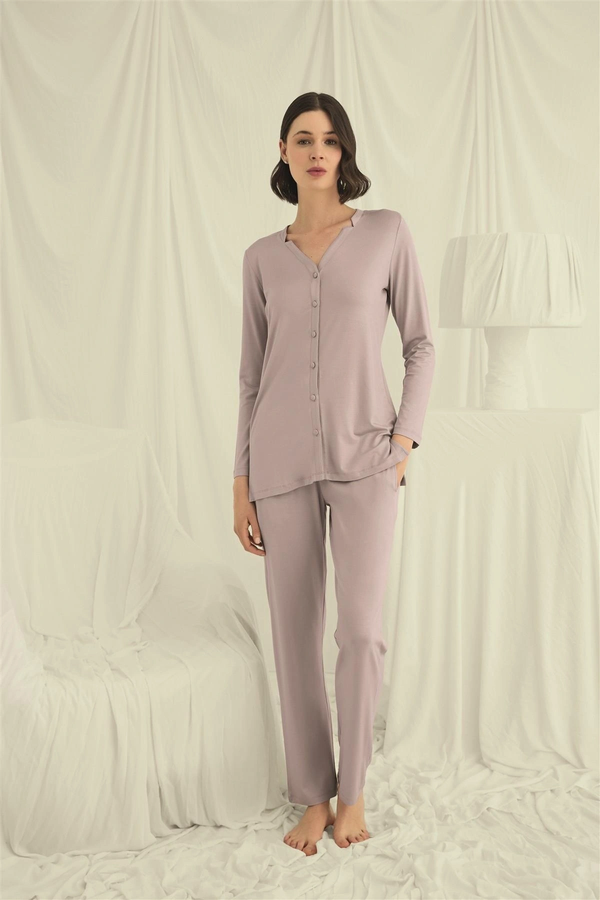 Uzun Kollu Düğmeli V Yaka Pijama Takımı