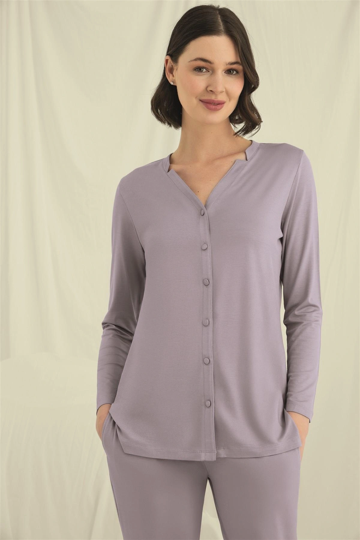 Uzun Kollu Düğmeli V Yaka Pijama Takımı