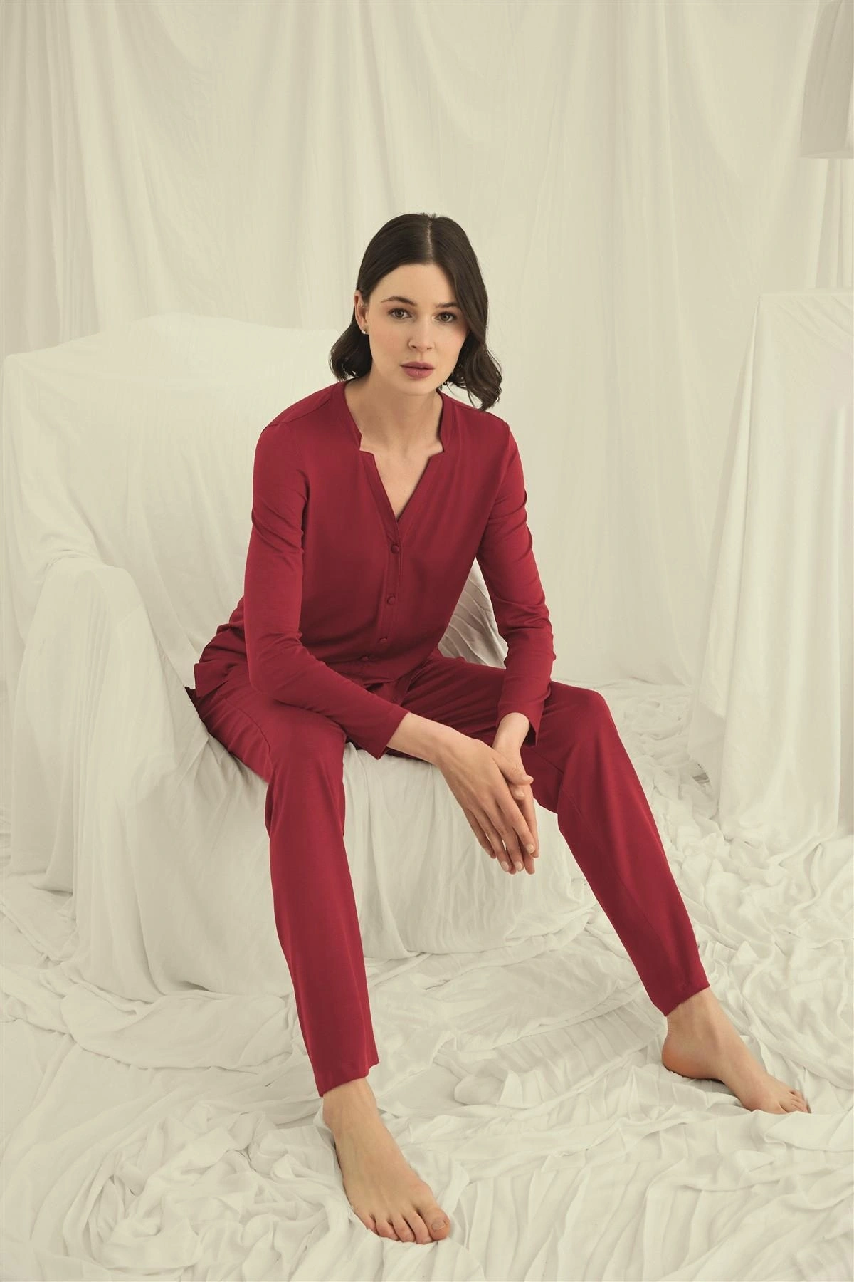 Uzun Kollu Düğmeli V Yaka Pijama Takımı