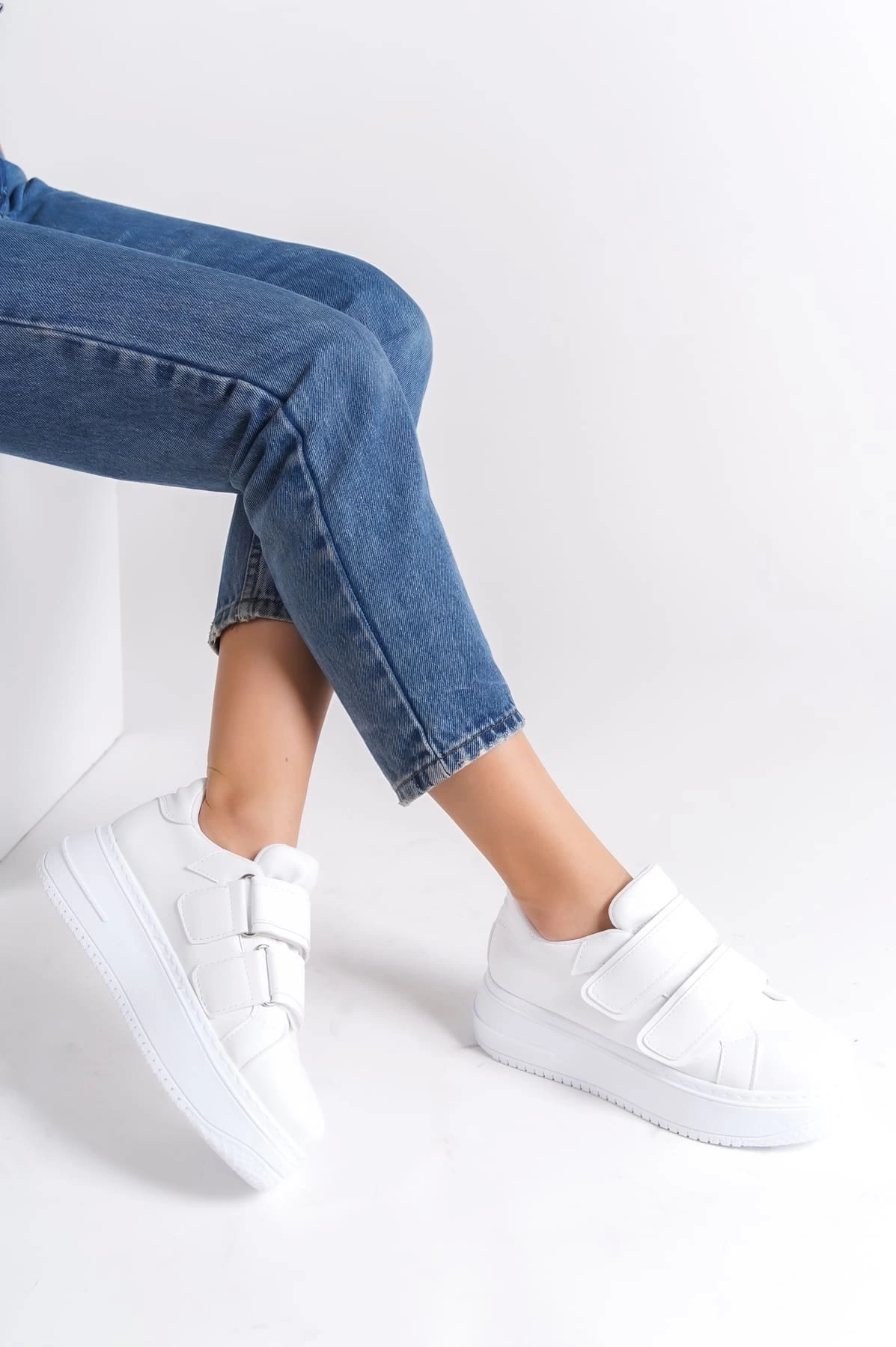 VALENCIA Bağcıksız Cırt Cırtlı Ortopedik Taban Kadın Sneaker Spor Ayakkabı BT - Beyaz