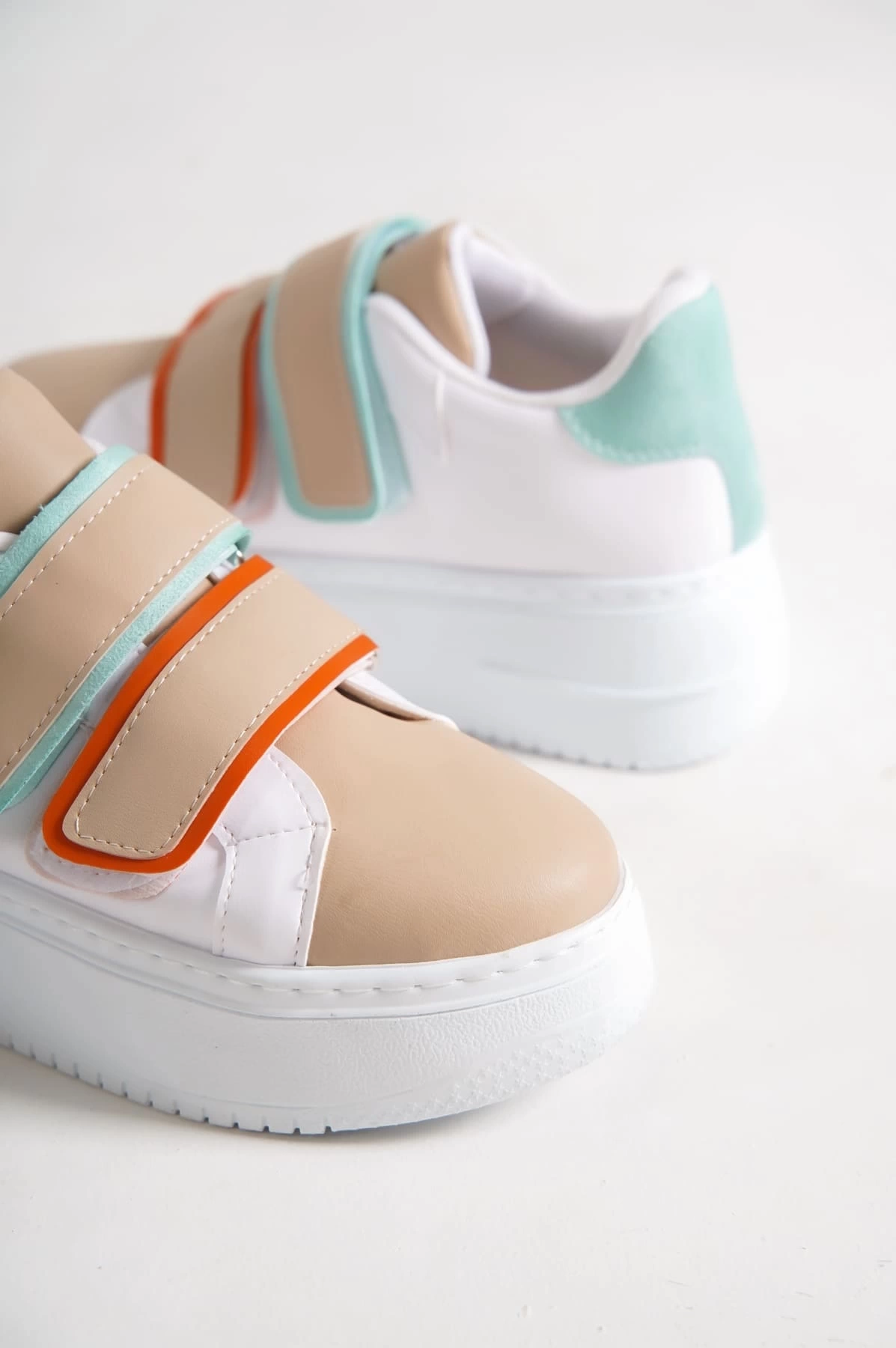 VALENCIA Bağcıksız Cırt Cırtlı Ortopedik Taban Kadın Sneaker Spor Ayakkabı BT - Beyaz/Ten/Mavi