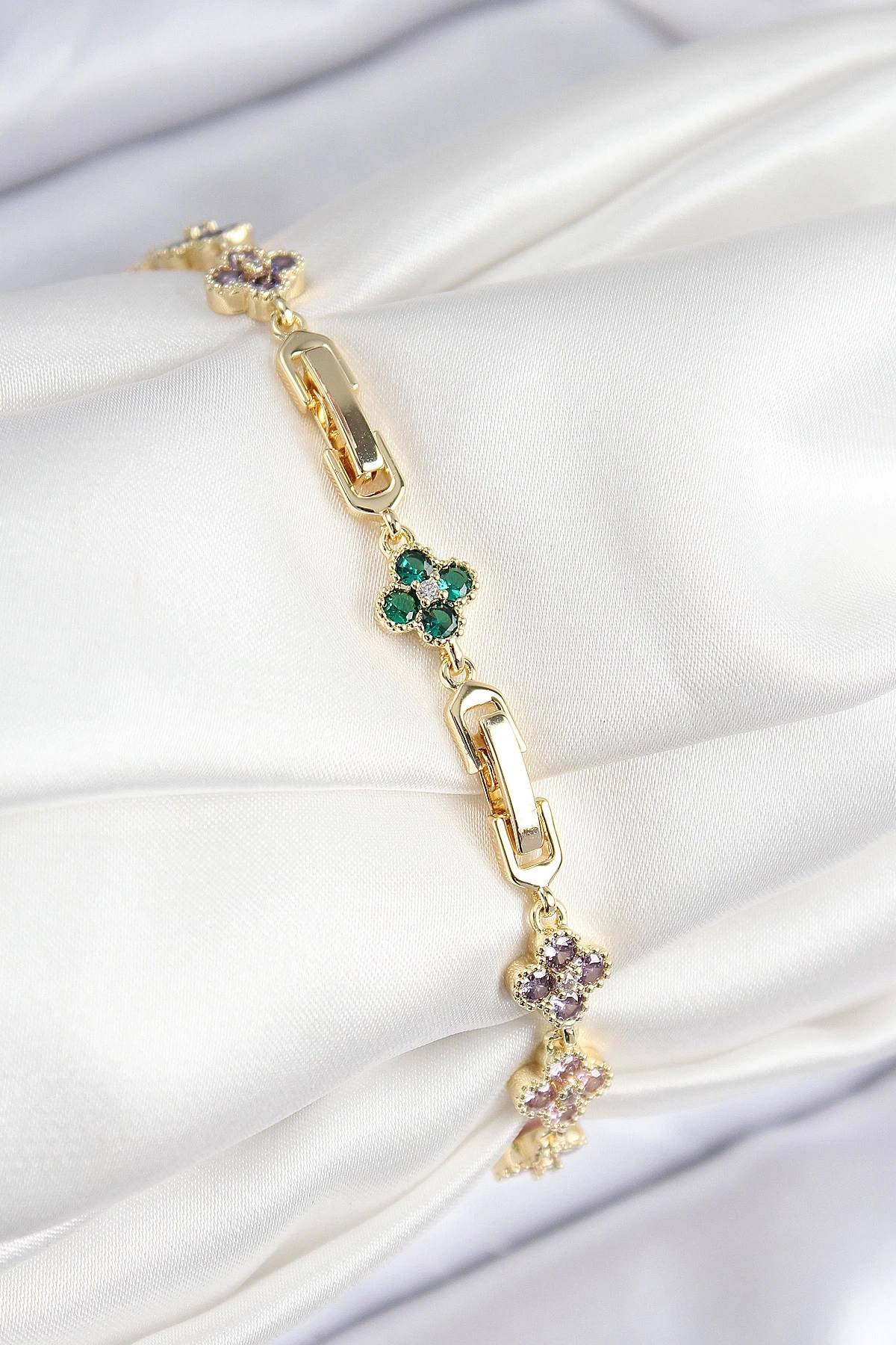 VIP Pirinç Renkli Zirkon Taşlı Yonca Model Gold Renk Kadın Bileklik