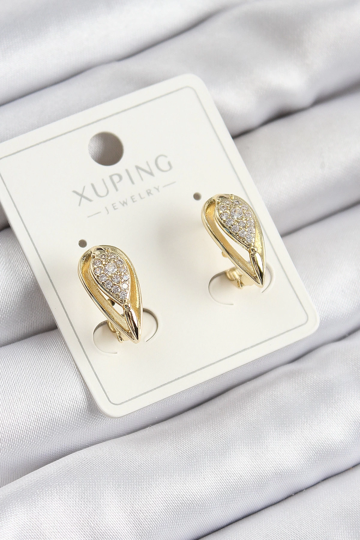 Xuping Zirkon Taşlı Damla Model Gold Renk Kadın Küpe
