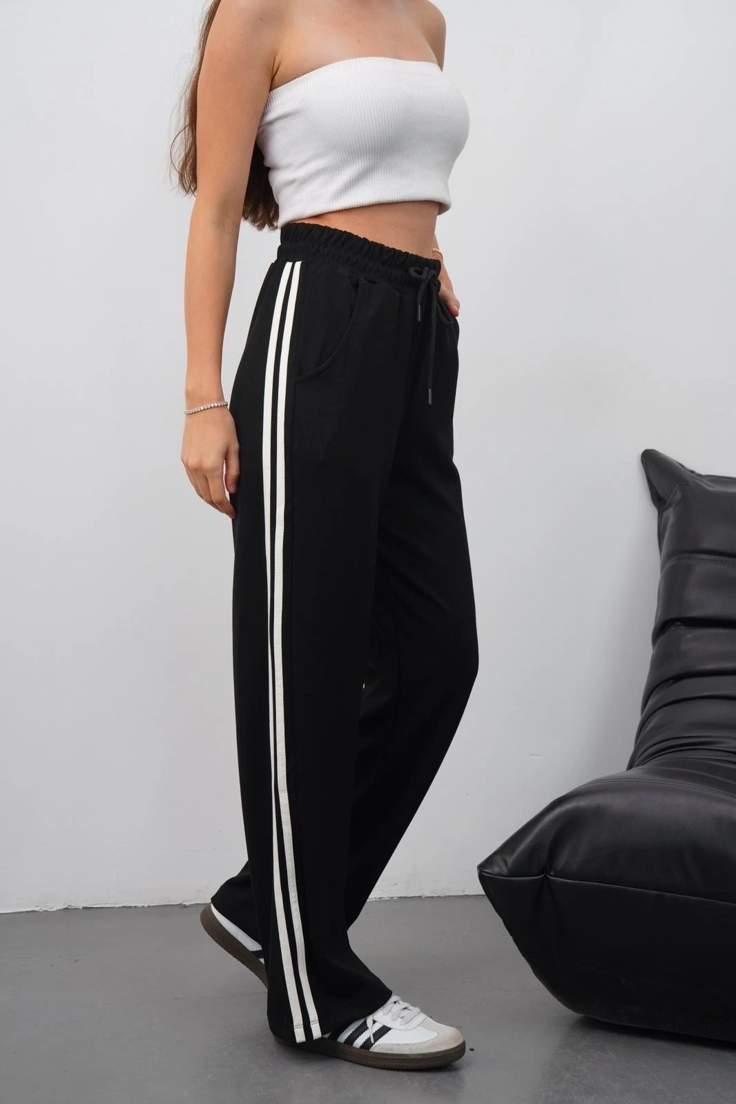 Yandan çift şeritli pantolon siyah