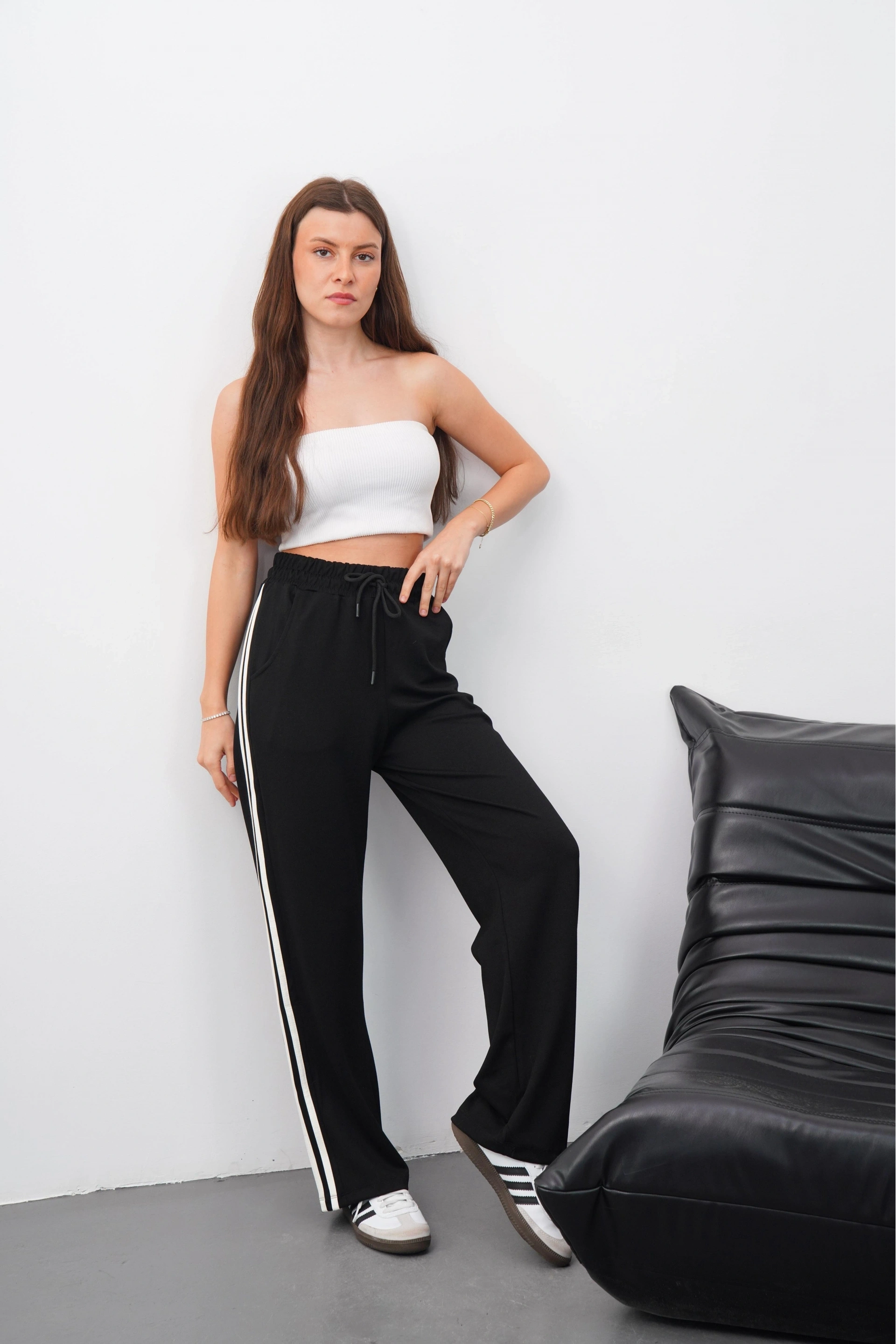 Yandan çift şeritli pantolon siyah