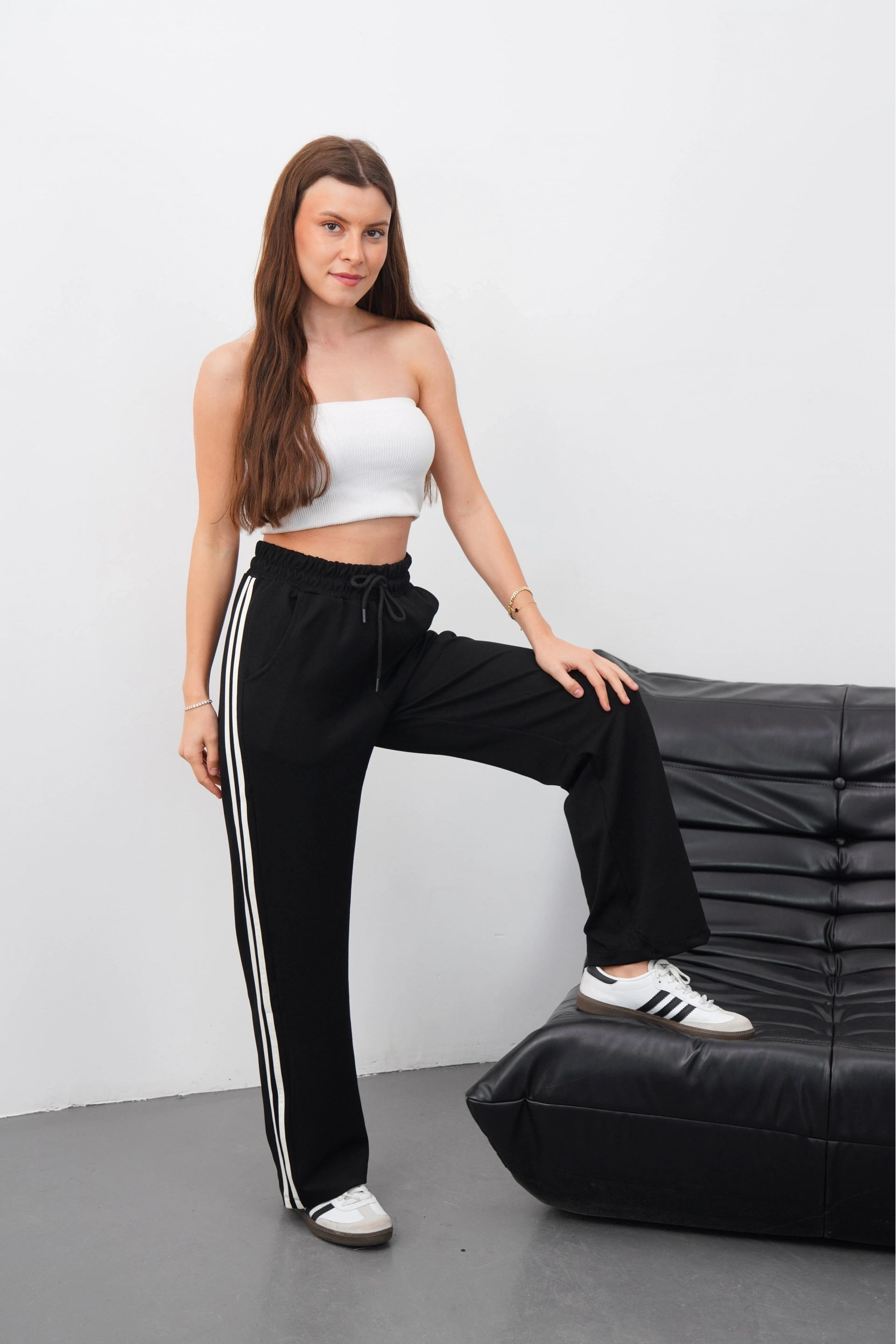 Yandan çift şeritli pantolon siyah