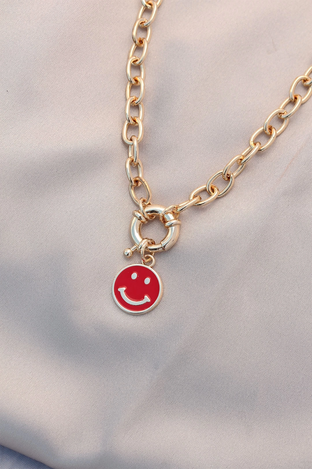 Yeni Sezon Kırmızı Renk Smile Model Retro Gold Metal Kolye