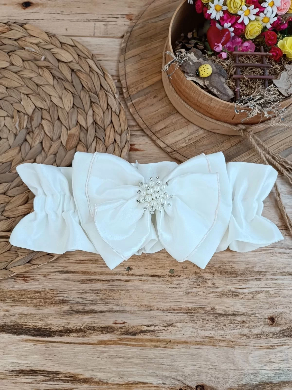 Yenidoğan Wool Yün Kumaş Taç Nakışlı Güpür Duvaklı Fiyonk Prizma Taş Unisex Kundak Bebek Battaniyesi