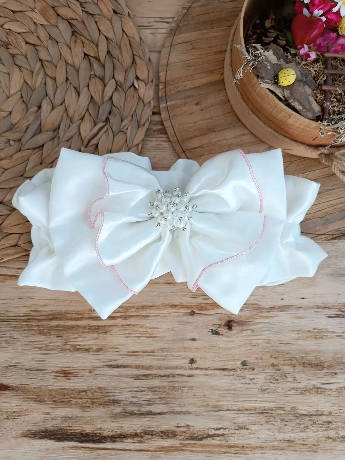 Yenidoğan Wool Yün Kumaş Taç Nakışlı Güpür Duvaklı Fiyonk Prizma Taş Unisex Kundak Bebek Battaniyesi