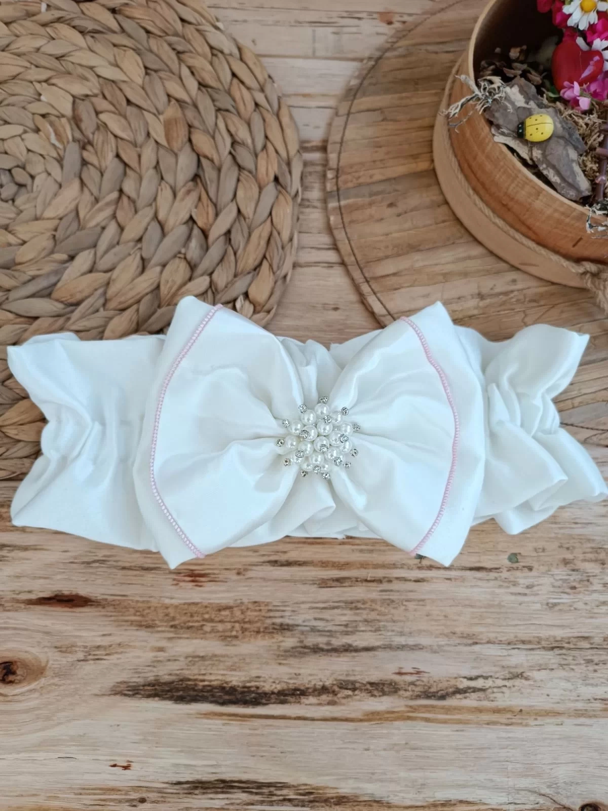 Yenidoğan Wool Yün Kumaş Taç Nakışlı Güpür Duvaklı Fiyonk Prizma Taş Unisex Kundak Bebek Battaniyesi