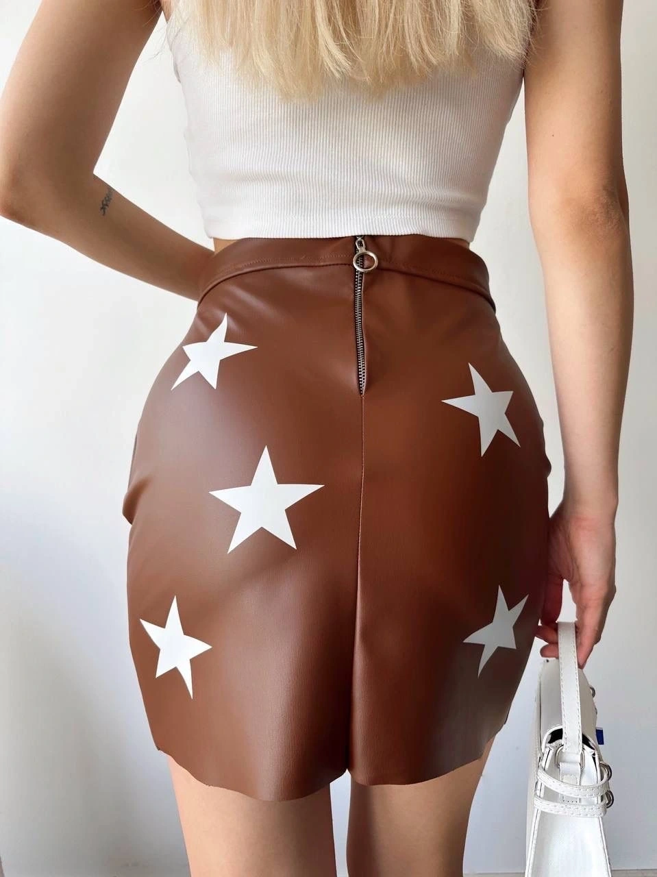 Yıldız baskılı deri etek kahve