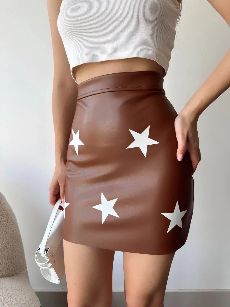 Yıldız baskılı deri etek kahve