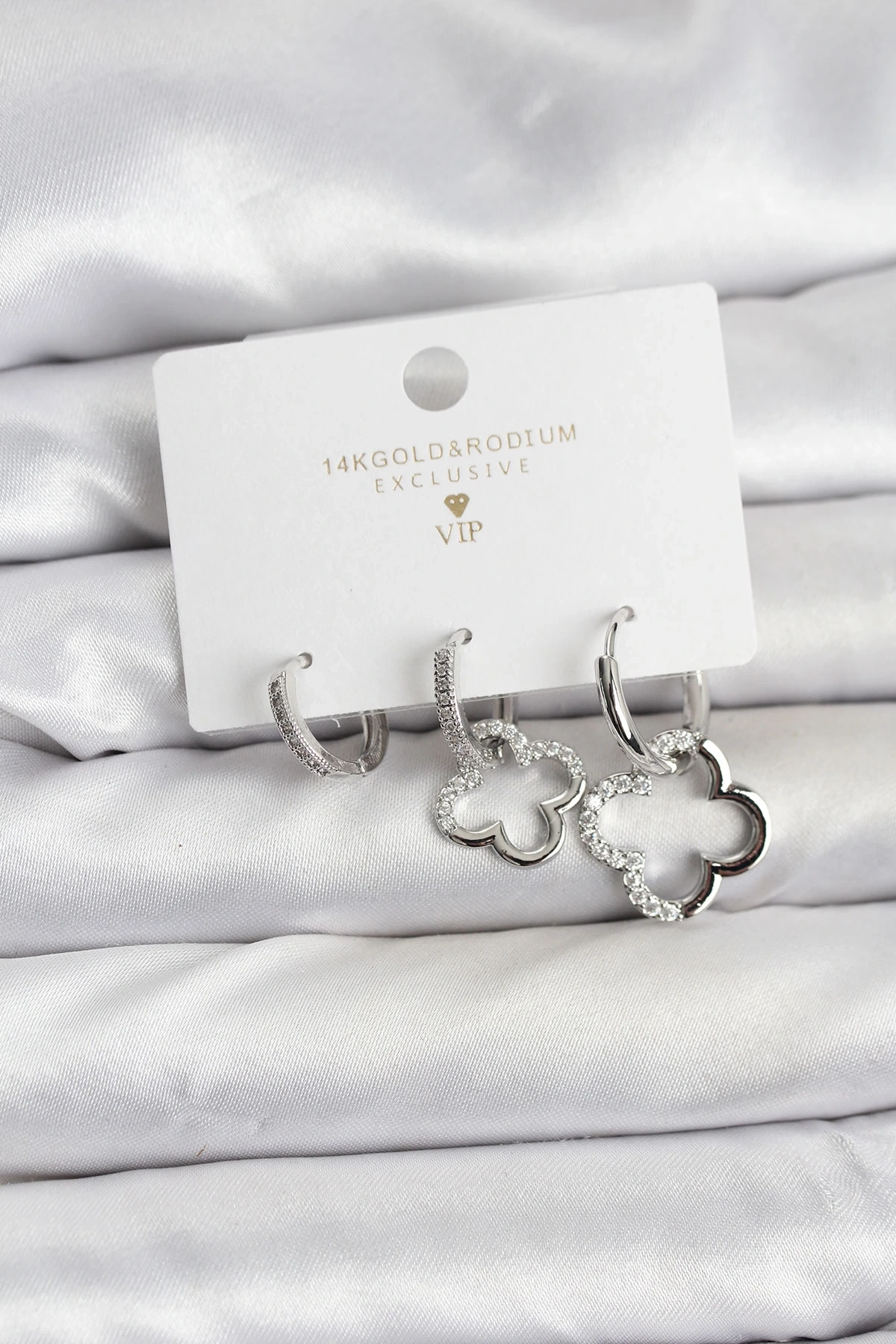 Yonca Model Gümüş Renk Pirinç 3lü Kadın Küpe Seti