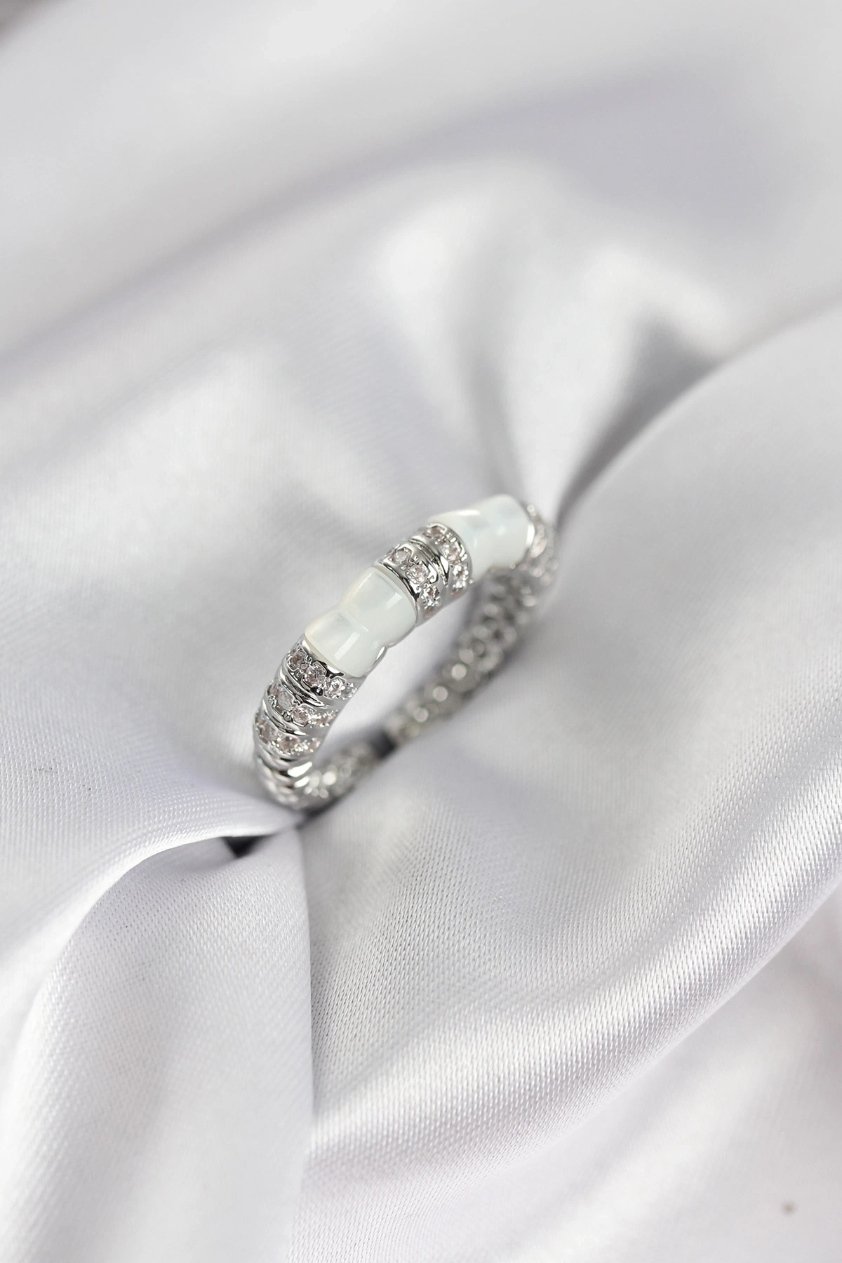 Zirkon Taşlı Kemik Model Gümüş Renk Kadın Yüzük