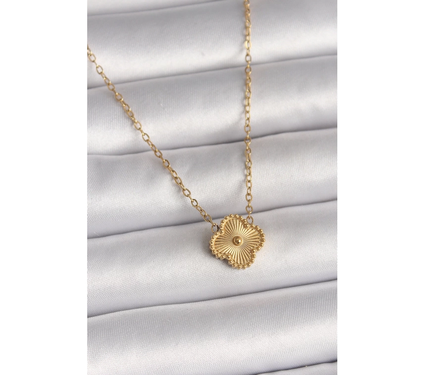 316L Çelik Gold Renk İşleme Detaylı Yonca Model Kadın Kolye