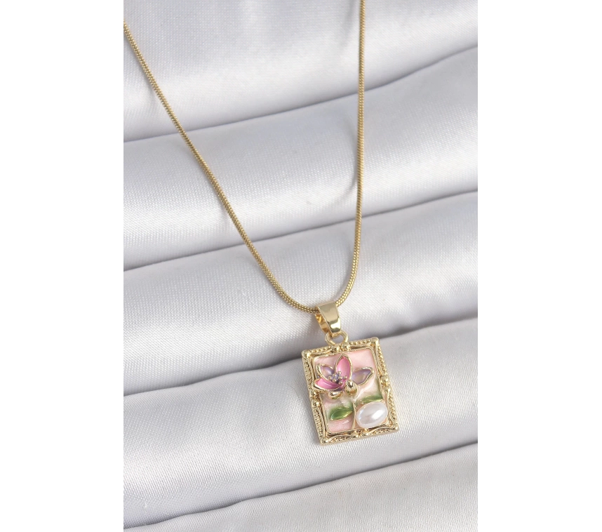 316L Çelik Gold Renk Pembe Mineli Çiçek İşlemeli İnci Detay Portre Model Kadın Kolye
