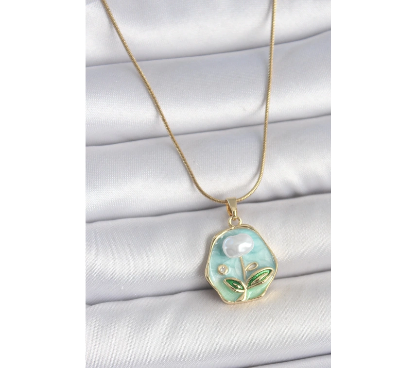 316L Çelik Gold Renk Zincir Mavi Çiçek İşlemeli İnci İşlemeli Portre Model Kadın Kolye