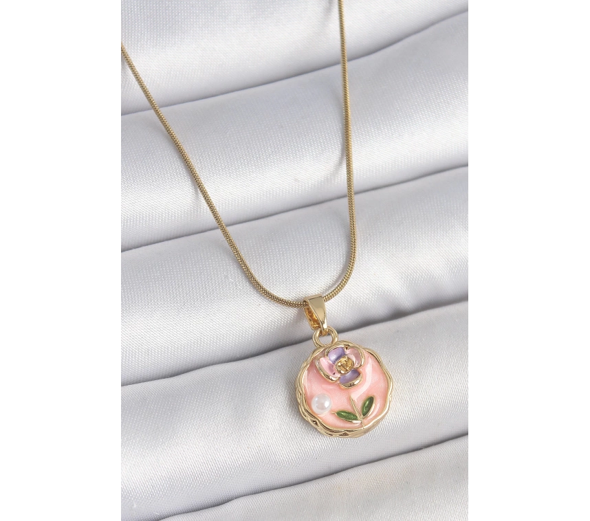 316L Çelik Gold Renk Zincir Pembe Minimal Çiçek İşlemeli İnci Detay Portre Model Kadın Kolye