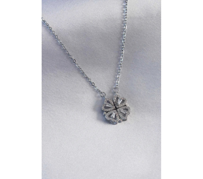 316L Çelik Gümüş Renk Açılır Yonca Model Kadın Kolye