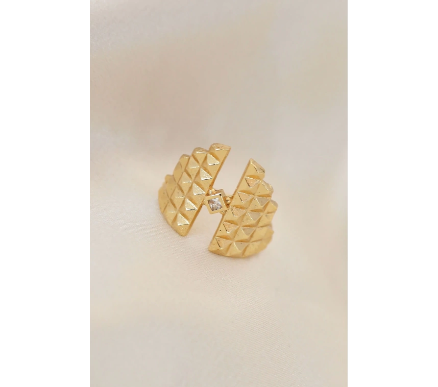 Ayarlamalı Gold Renk Metal Zirkon Taşlı Piramit Yüzük
