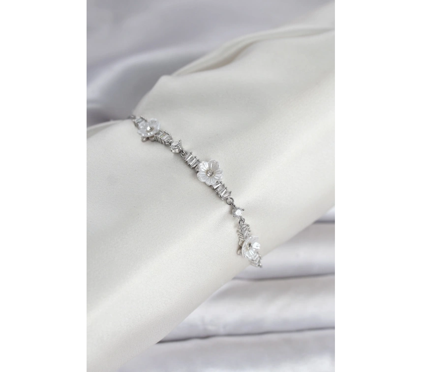 Baget Zirkon Taşlı Çiçek Model Gümüş Renk Asansörlü Kadın Bileklik