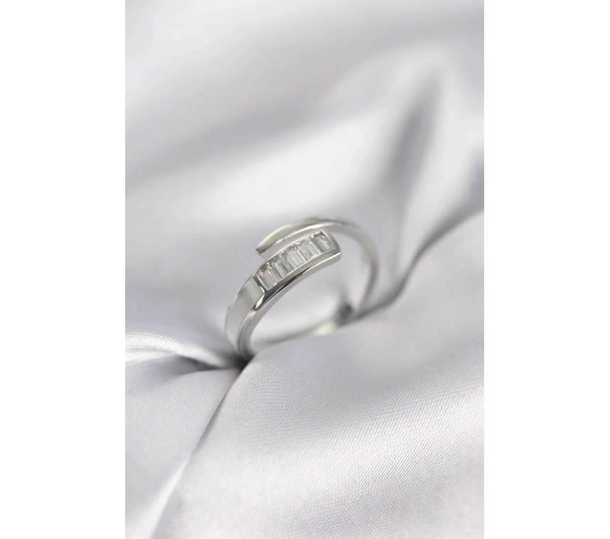 Baget Zirkon Taşlı Gümüş Renk Kadın Yüzük