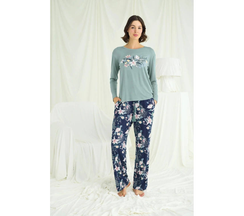 Çiçek Ve Yaprak Desenli Baskılı Pijama Takımı