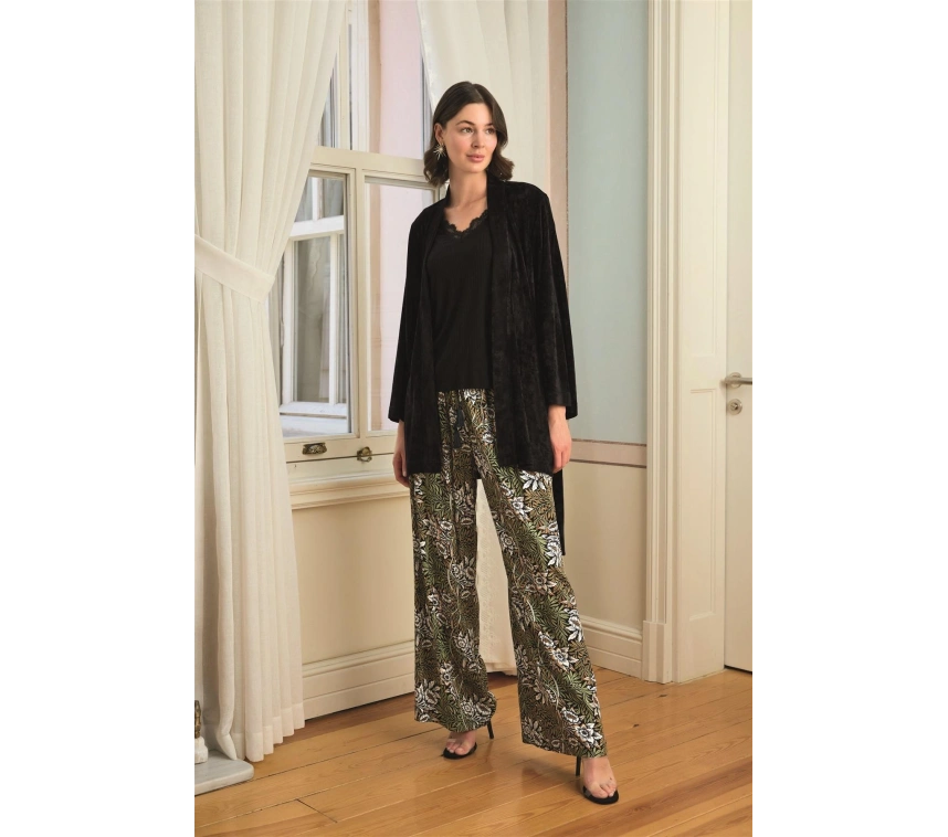 Çiçek Yaprak Ve Etnik Desenli Dantelli 3lü Pijama Takımı