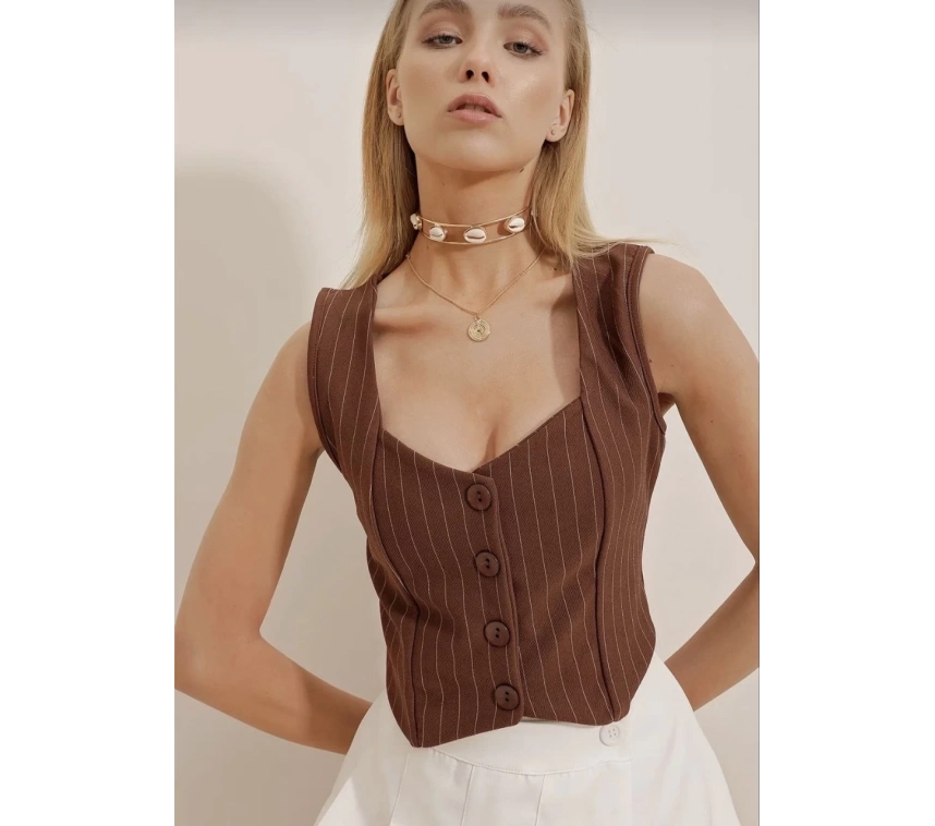 Çizgili krep düğmeli yelek kahve s3395